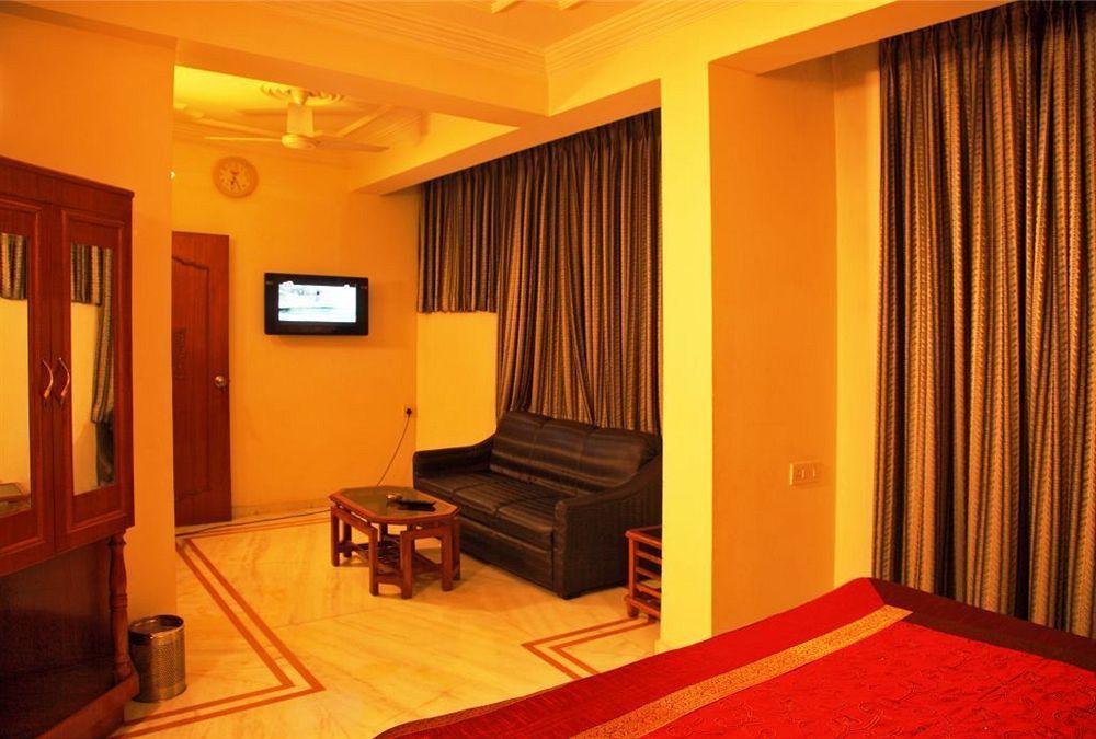 FabHotel Star Delhi Airport Neu-Delhi Exterior foto