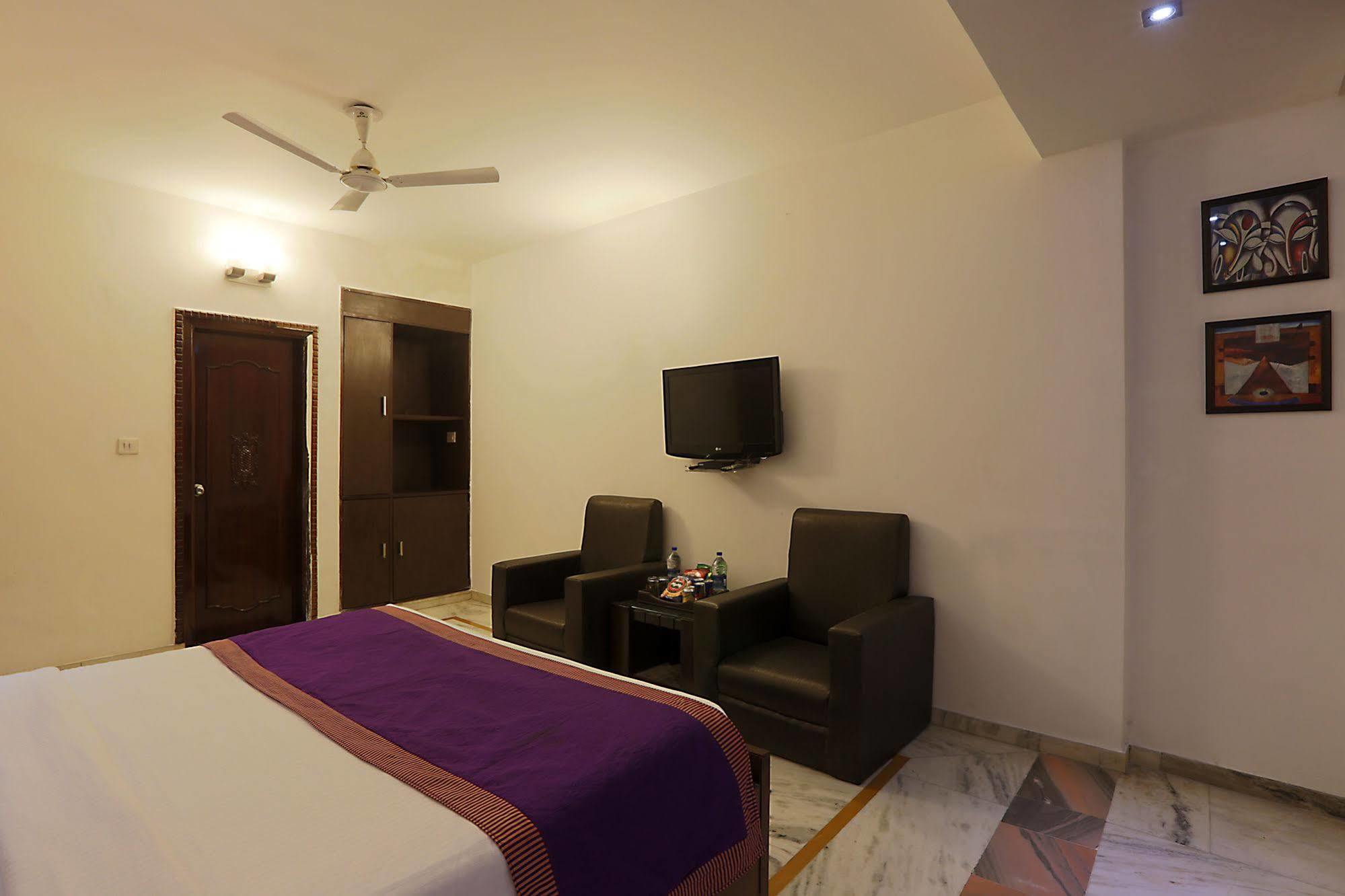 FabHotel Star Delhi Airport Neu-Delhi Exterior foto