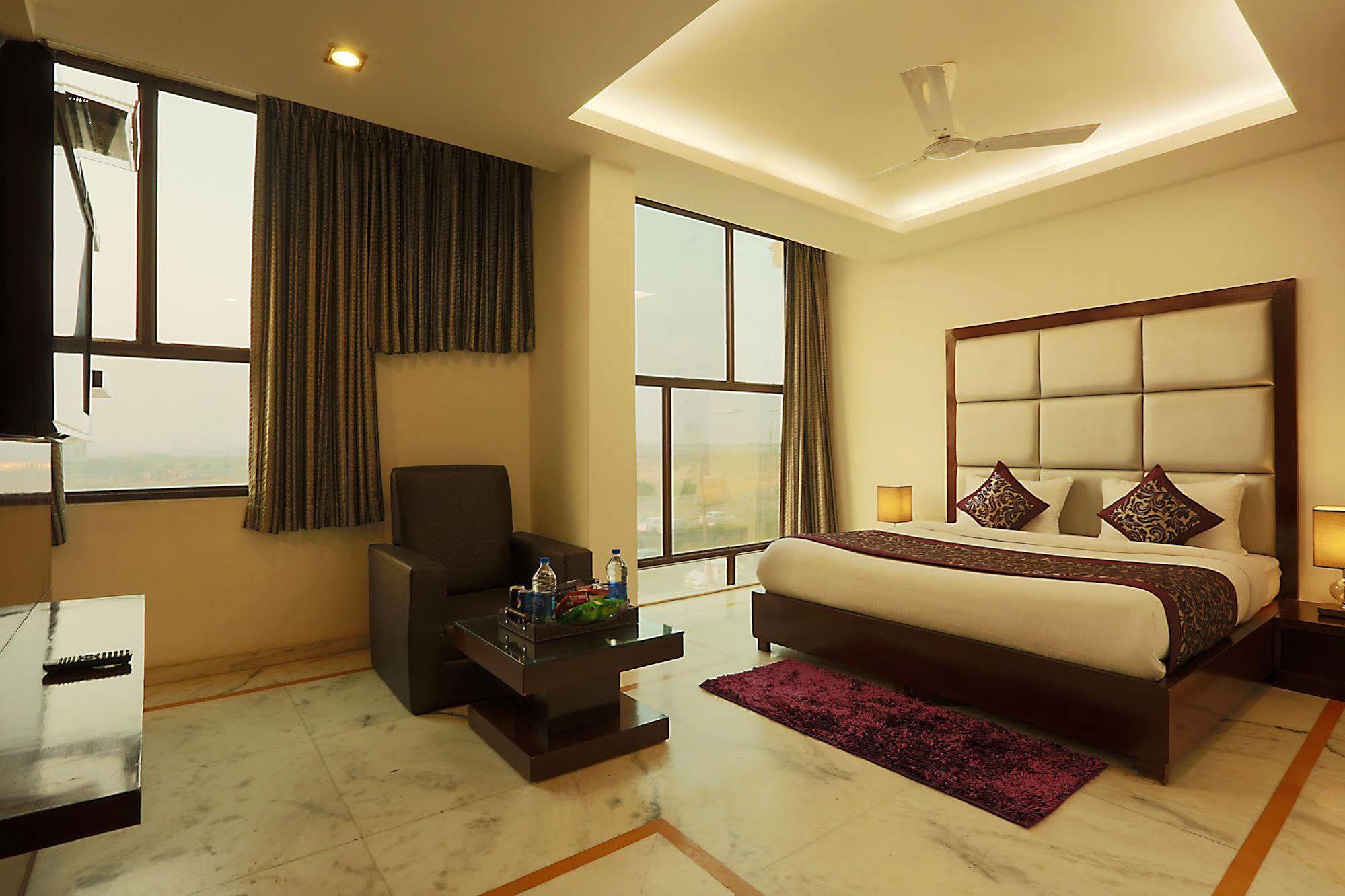 FabHotel Star Delhi Airport Neu-Delhi Exterior foto