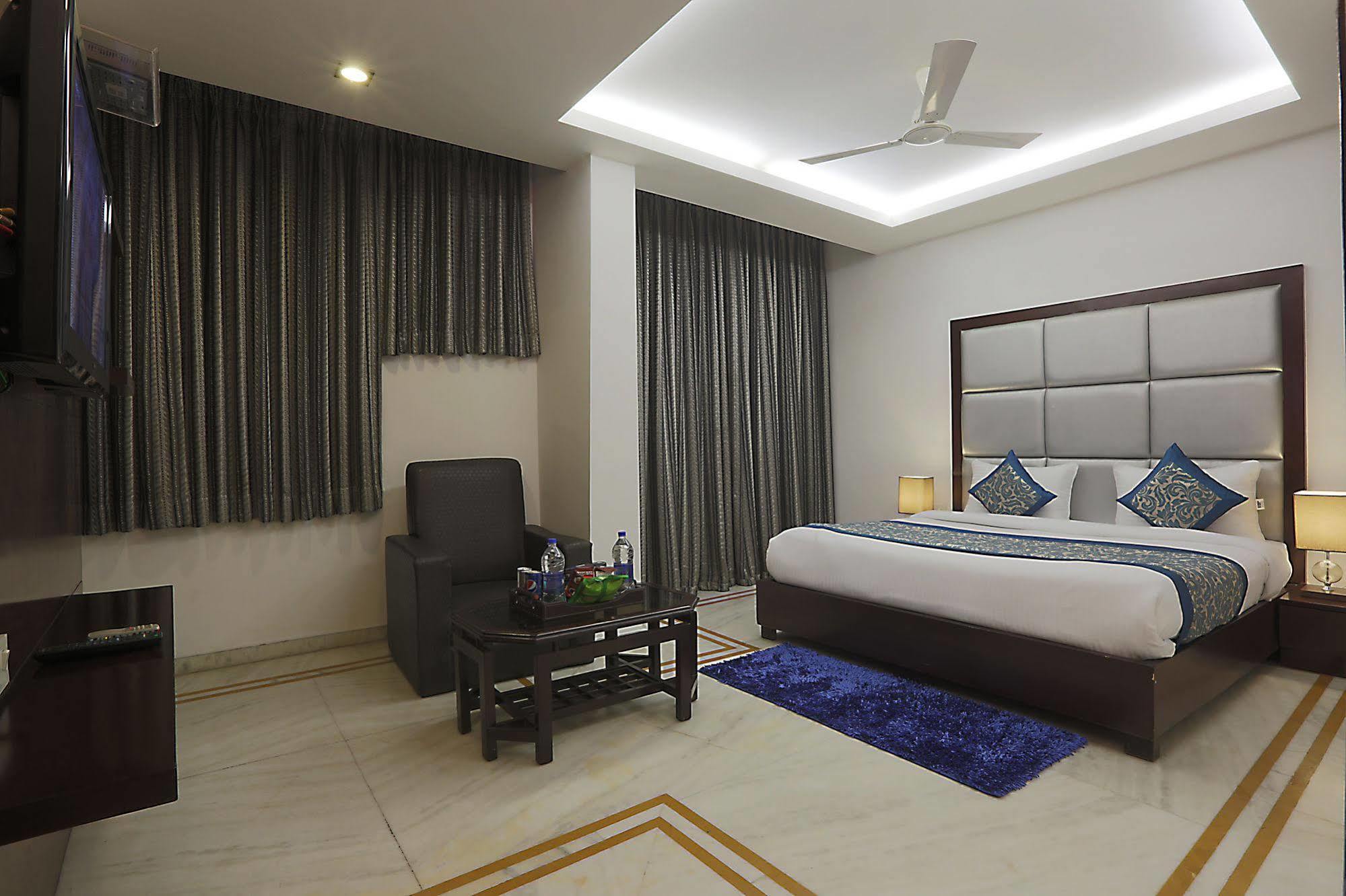 FabHotel Star Delhi Airport Neu-Delhi Exterior foto