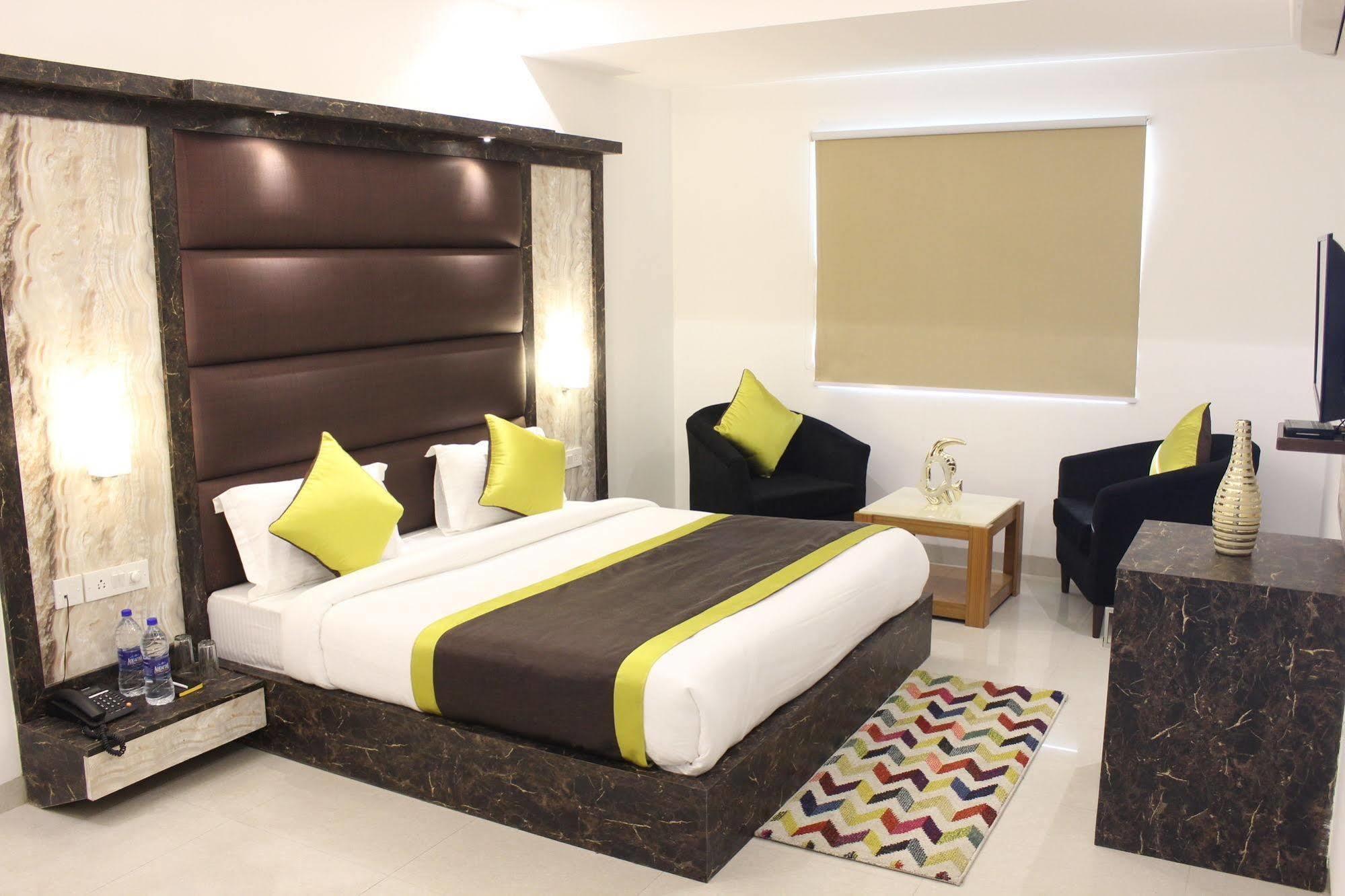 FabHotel Star Delhi Airport Neu-Delhi Exterior foto
