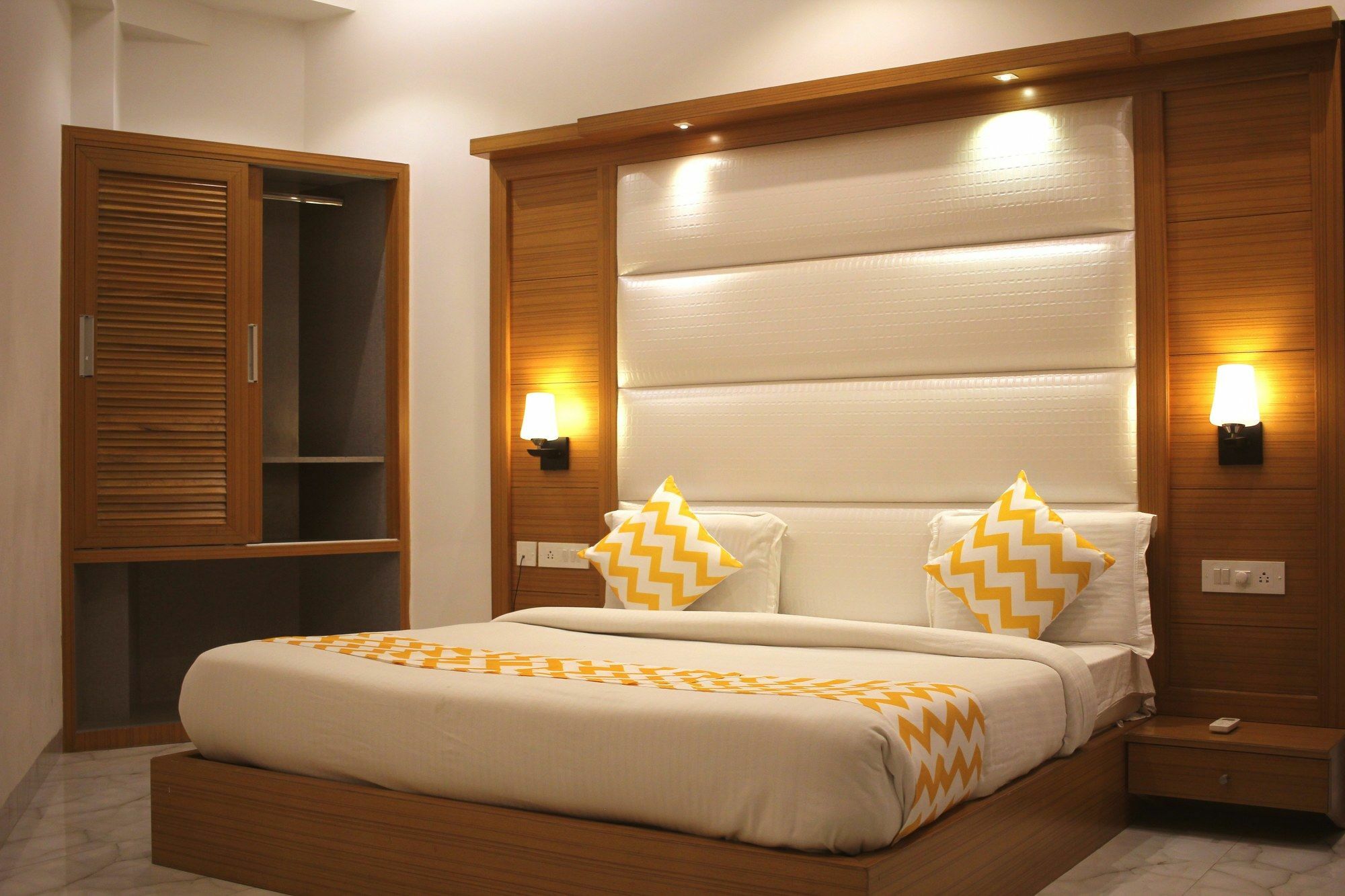 FabHotel Star Delhi Airport Neu-Delhi Exterior foto